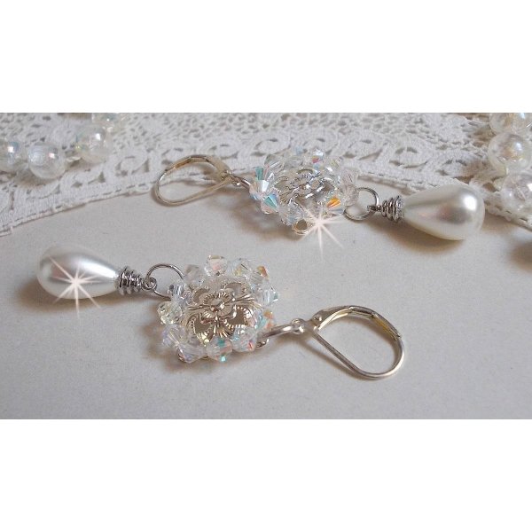 BO Gouttelettes Givrées met Swarovski kristallen tolletjes en witte Majorca parels