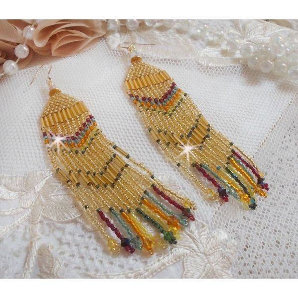 BO Happy Summer gemaakt met Miyuki Delicas rocailles, PureCrystal buisjes en kristallen met 14 karaats Gold Filled haakjes.