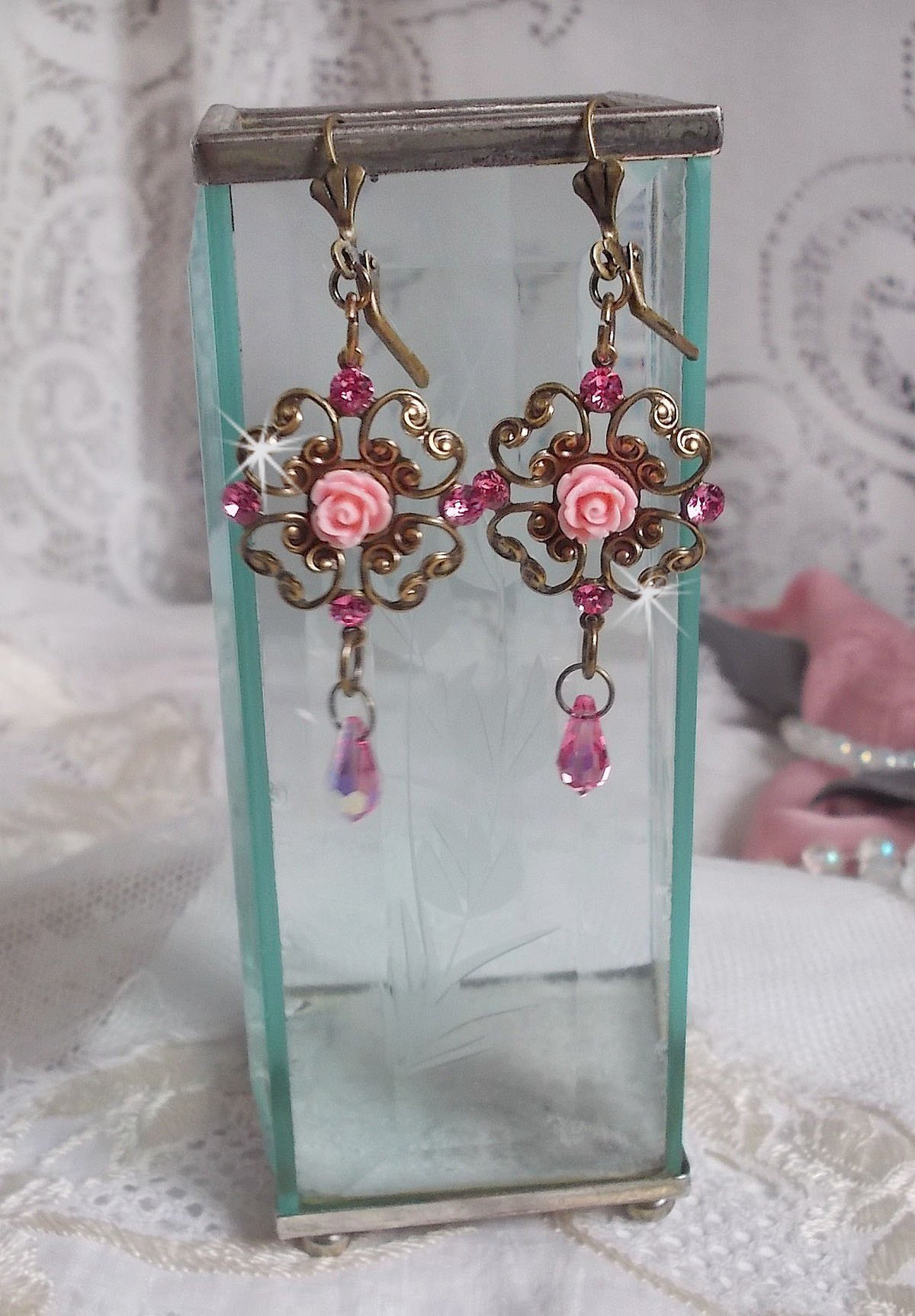 BO Irresistible Eden Collection met deze Swarovski kristallen gemonteerd op bronzen kandelaars