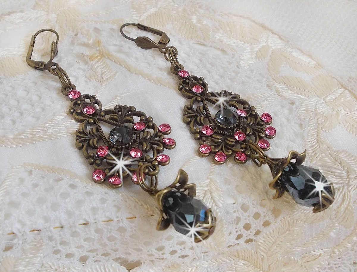 BO Irresistible Love Collection met Swarovski kristallen gemonteerd op bronzen filigraan kandelaars