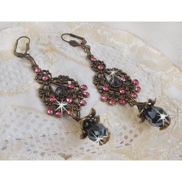 BO Irresistible Love Collection met Swarovski kristallen gemonteerd op bronzen filigraan kandelaars