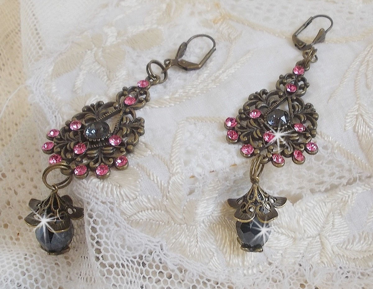 BO Irresistible Love Collection met Swarovski kristallen gemonteerd op bronzen filigraan kandelaars