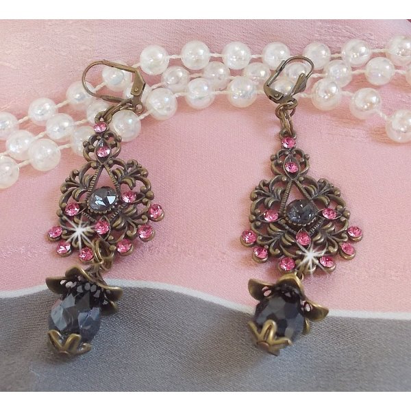 BO Irresistible Love Collection met Swarovski kristallen gemonteerd op bronzen filigraan kandelaars