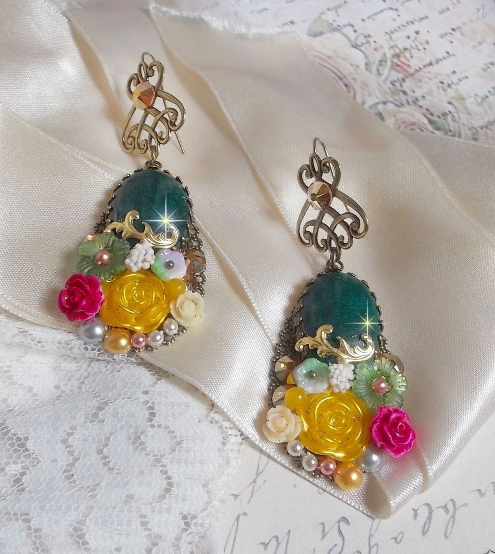 BO Jade Bloemen gemaakt met ovale Maleisische Jade cabochons, Swarovski kristallen, hars kralen, glazen bloemen met kwaliteit accessoires. 