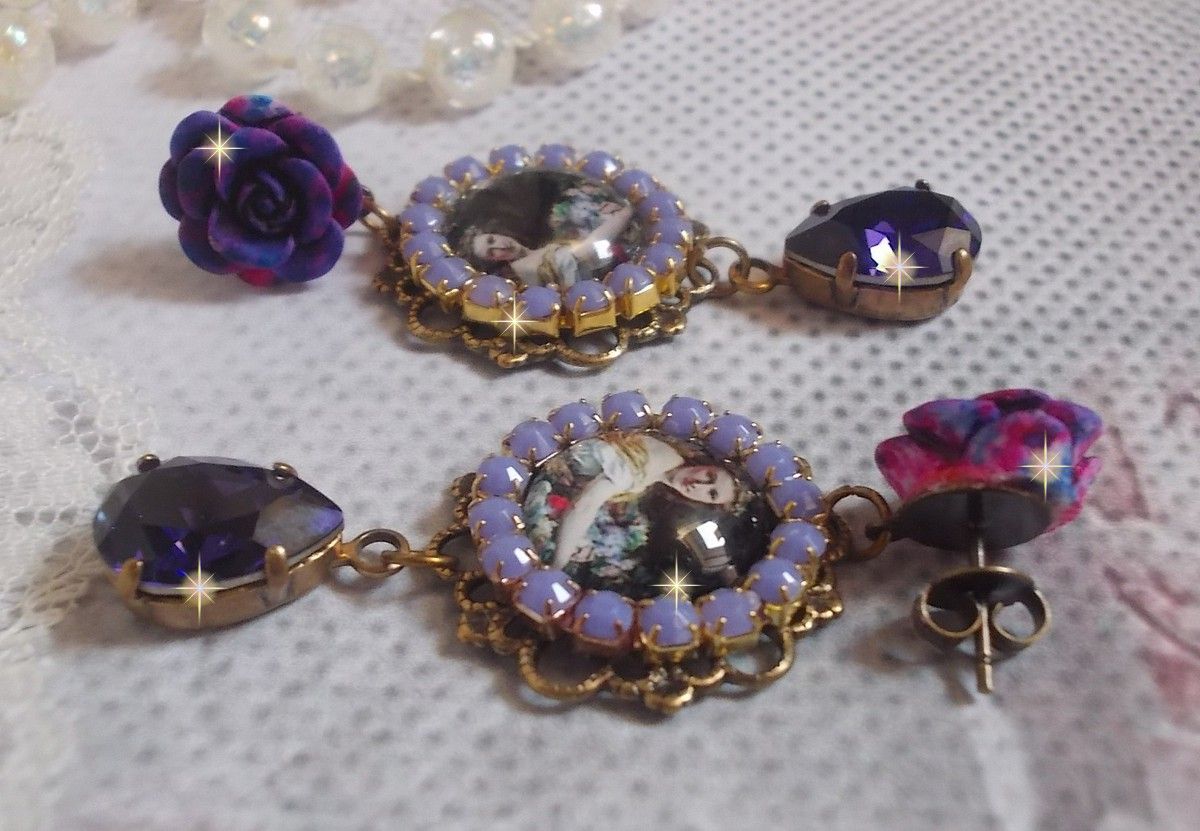 BO La Lavendière gemaakt met vergrootglas cabochons, PureCrystal kristallen, hars cabochons, vergulde en bronskleurige messing accessoires.