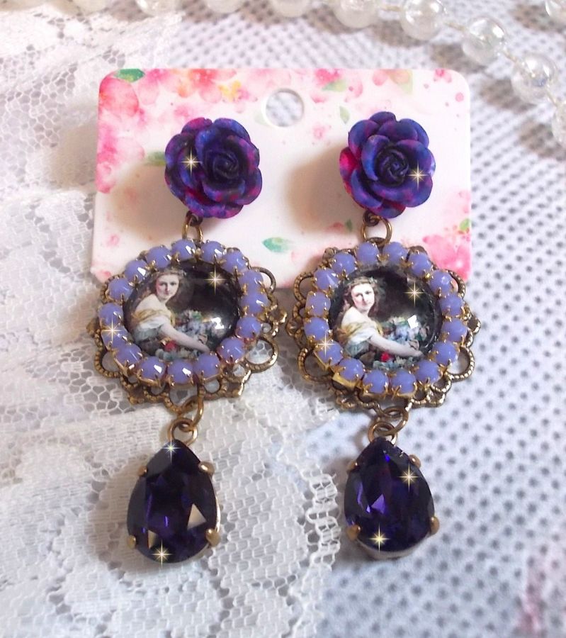 BO La Lavendière gemaakt met vergrootglas cabochons, PureCrystal kristallen, hars cabochons, vergulde en bronskleurige messing accessoires.