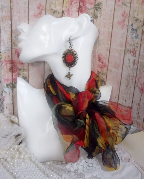 BO Loly Rozen gemaakt met hars cabochons, kristal strass ketting met bronzen accessoires