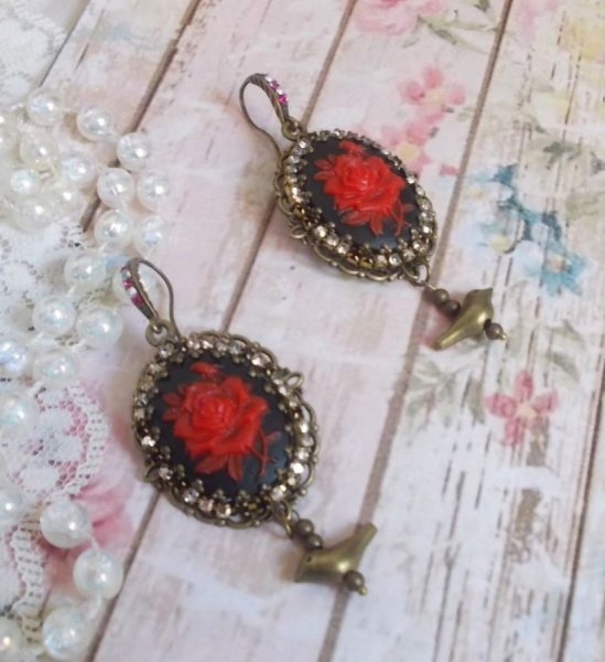 BO Loly Rozen gemaakt met hars cabochons, kristal strass ketting met bronzen accessoires