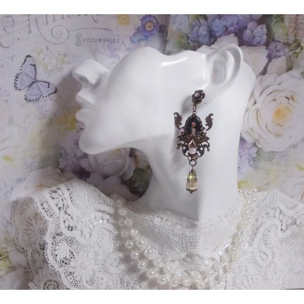 BO Madonna gemaakt met PureCrystal cabochons, vergrootglas cabochons, wolkenstempels en bronzen accessoires.