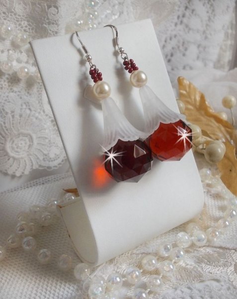 BO Marielle met Swarovski kristallen en gefacetteerde Boheemse kristallen bollen