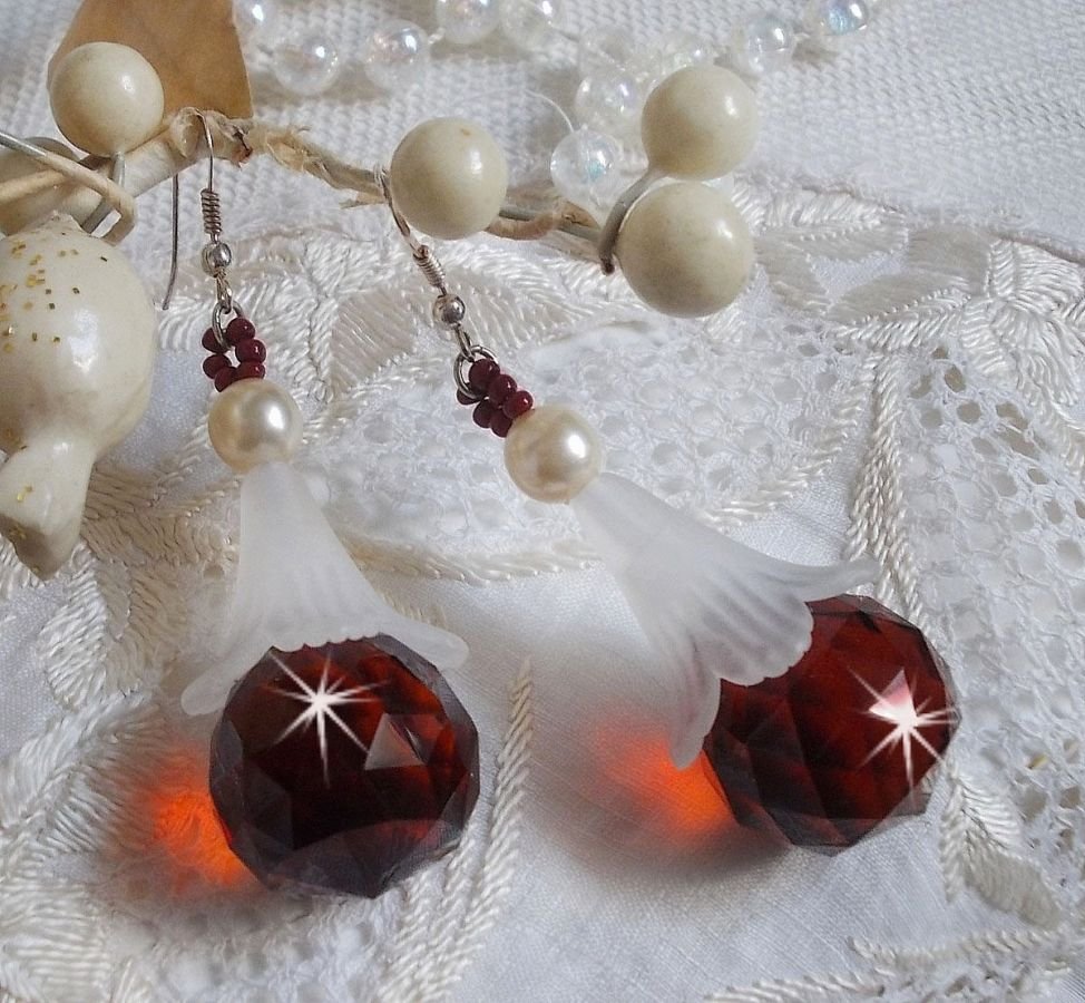 BO Marielle met Swarovski kristallen en gefacetteerde Boheemse kristallen bollen