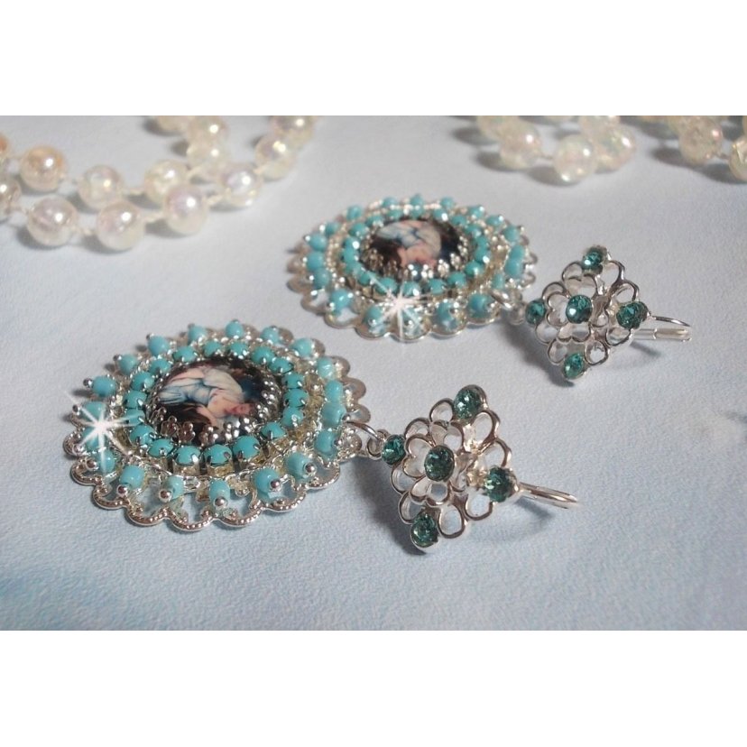 BO Moment de Détente gemaakt met Vintage Dames vergrootglas cabochons, Swarovski kristallen, stempels en glazen kralen.
