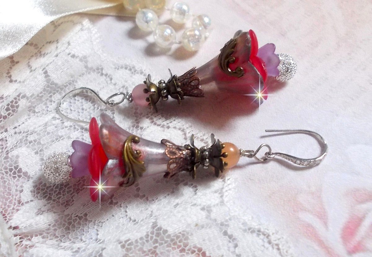 BO Mystères d’Antan montées avec fleurs résines, breloques gouttes, Quartz Rose et crochets argent 925