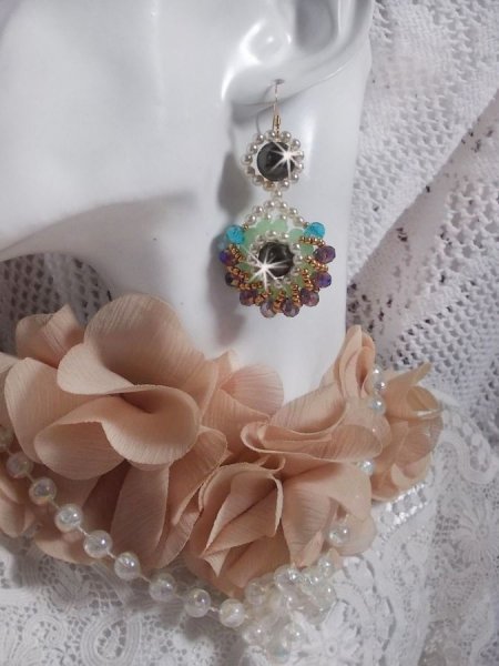 BO Ode Groen en Paars gemaakt met parelmoeren ronde kralen, afgeplatte facetten en gouden rocailles