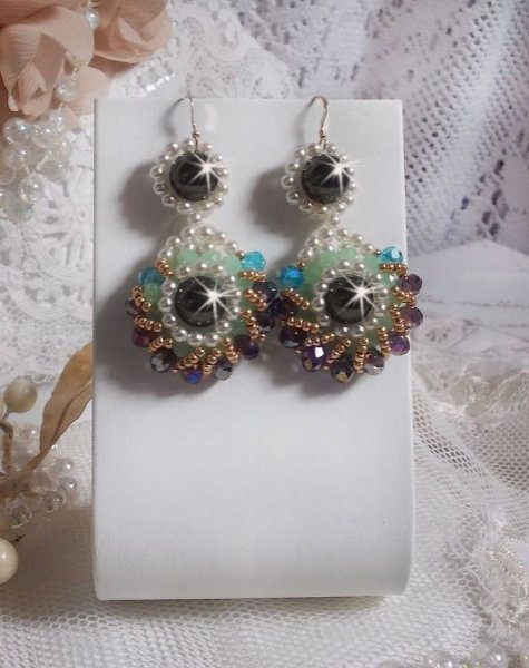 BO Ode Groen en Paars gemaakt met parelmoeren ronde kralen, afgeplatte facetten en gouden rocailles