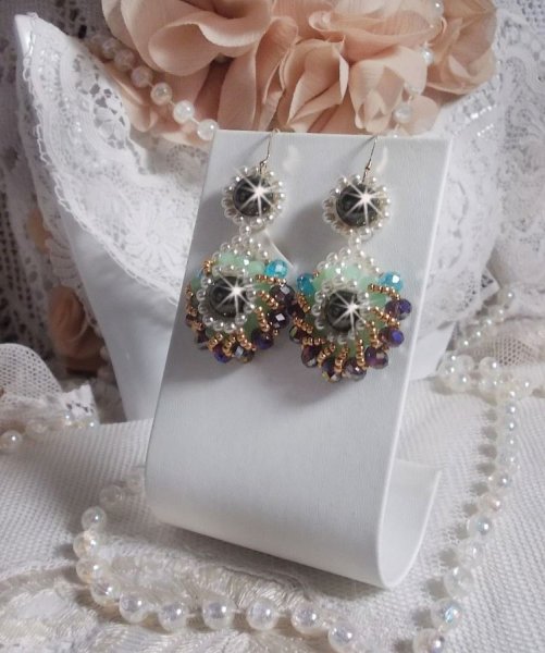 BO Ode Groen en Paars gemaakt met parelmoeren ronde kralen, afgeplatte facetten en gouden rocailles