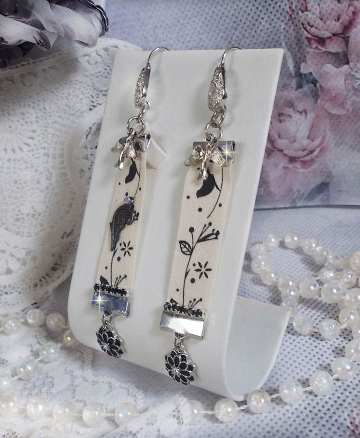 BO Black and White Birds gemaakt met zwart en wit vogelprintlint, kristallen, email bloemen en kwaliteitsaccessoires.