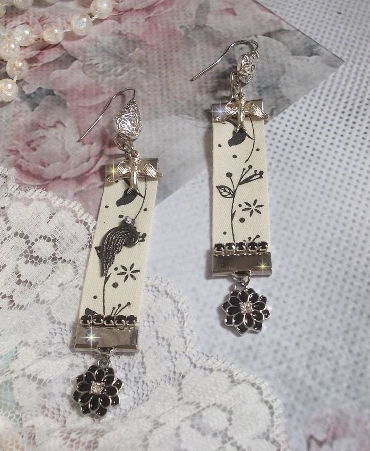 BO Black and White Birds gemaakt met zwart en wit vogelprintlint, kristallen, email bloemen en kwaliteitsaccessoires.