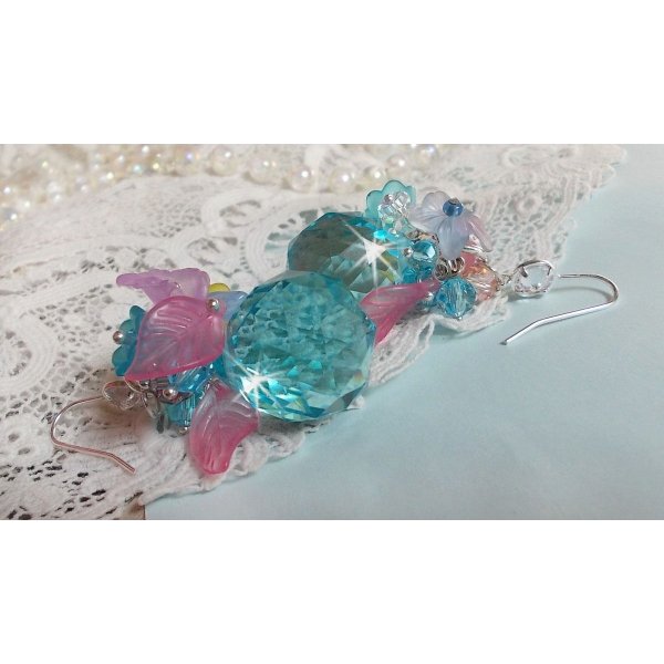 Ondine Blue BO gemaakt met Swarovki kristallen en roze hars bloemen