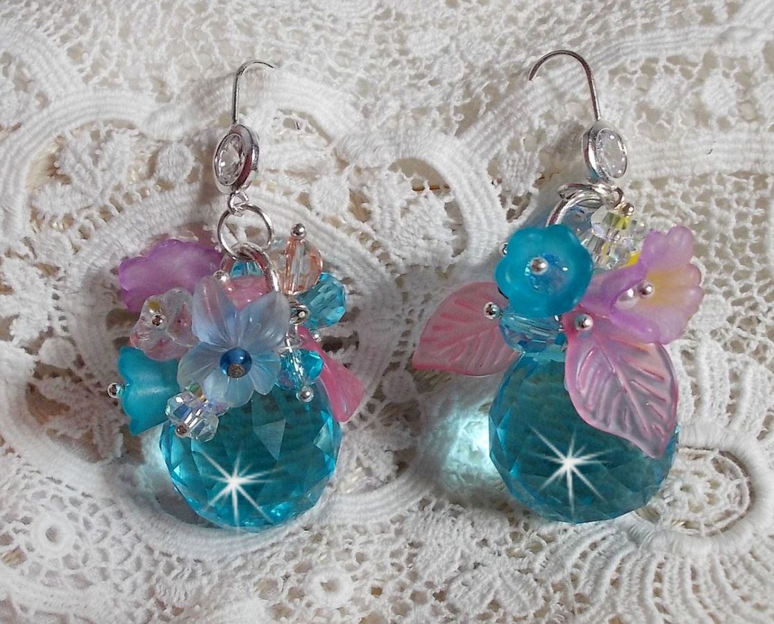 Ondine Blue BO gemaakt met Swarovki kristallen en roze hars bloemen