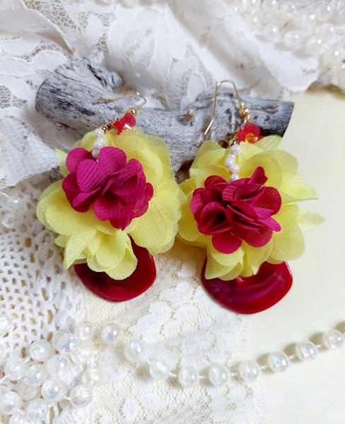 BO Secrets de la Provence cr&eacute;&eacute;es avec fleurs mousseline soie, perles verres et Cristal Swarovski