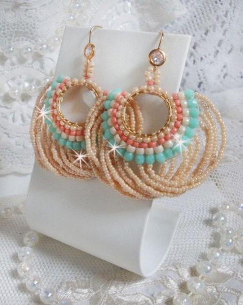 BO Ronde de Perles cr&eacute;&eacute;s avec des rocailles et des facettes en verre de Boh&egrave;me