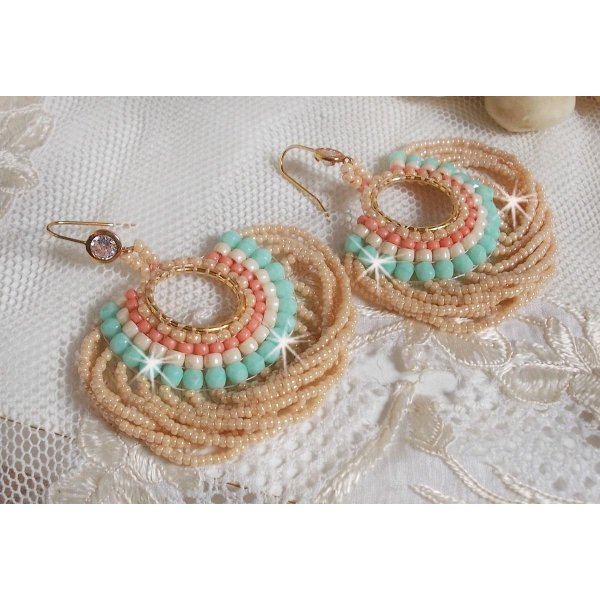 BO Ronde de Perles cr&eacute;&eacute;s avec des rocailles et des facettes en verre de Boh&egrave;me