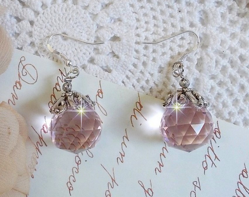 BO Rose Irisée met Swarovski kristallen bolletjes en 925/1000 zilveren oorhaken
