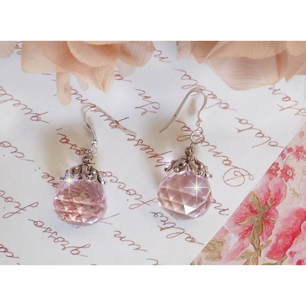 BO Rose Iris&eacute;e met Swarovski kristallen bolletjes en 925/1000 zilveren oorhaken