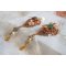 BO Souffle d'Automne chic Ethnic geborduurd met Swarovski kristallen, twee 1960's bohemian glas cabochons, hars rozen en zaad kralen