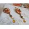 BO Souffle d'Automne chic Ethnic geborduurd met Swarovski kristallen, twee 1960's bohemian glas cabochons, hars rozen en zaad kralen