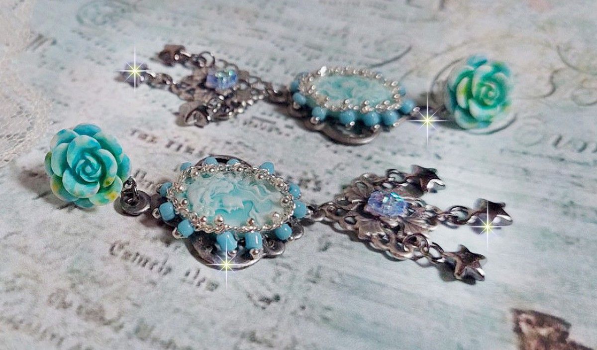 BO Temptations gemaakt met lichte turquoise cameo's, kristallen, kralen en kwaliteitsaccessoires.  