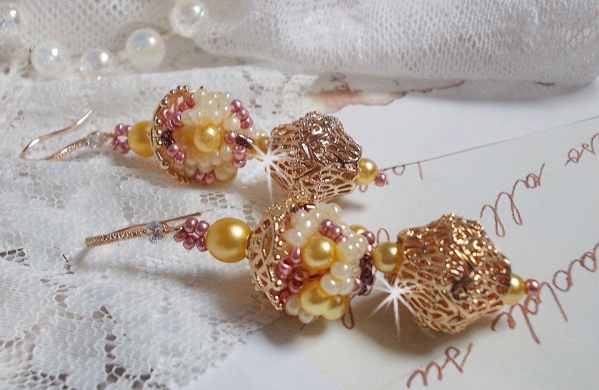La Petite Robe Jaune oorbellen, een lichtgevende schittering met deze rocailles