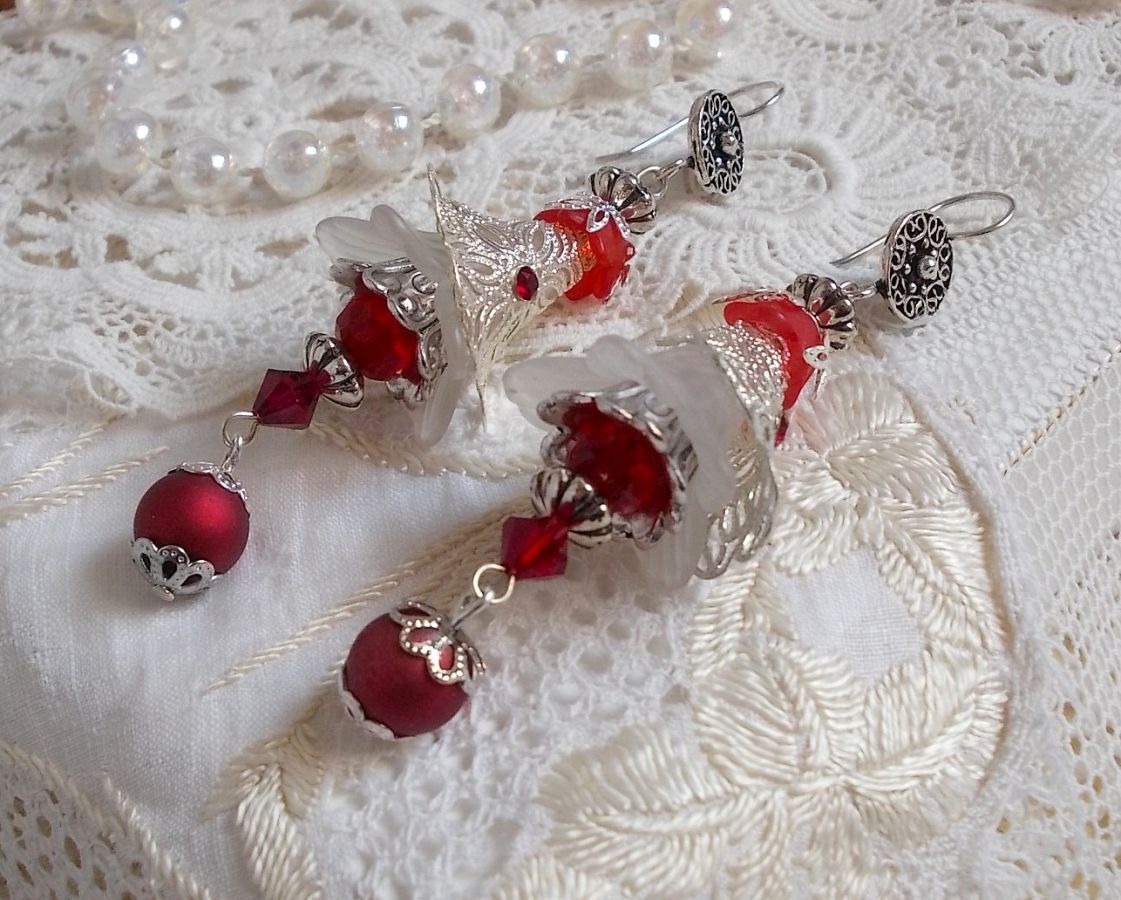 BO Tendre Rouge met Swarovski kristallen, ronde facetkralen en 925/1000 zilveren oorhaken