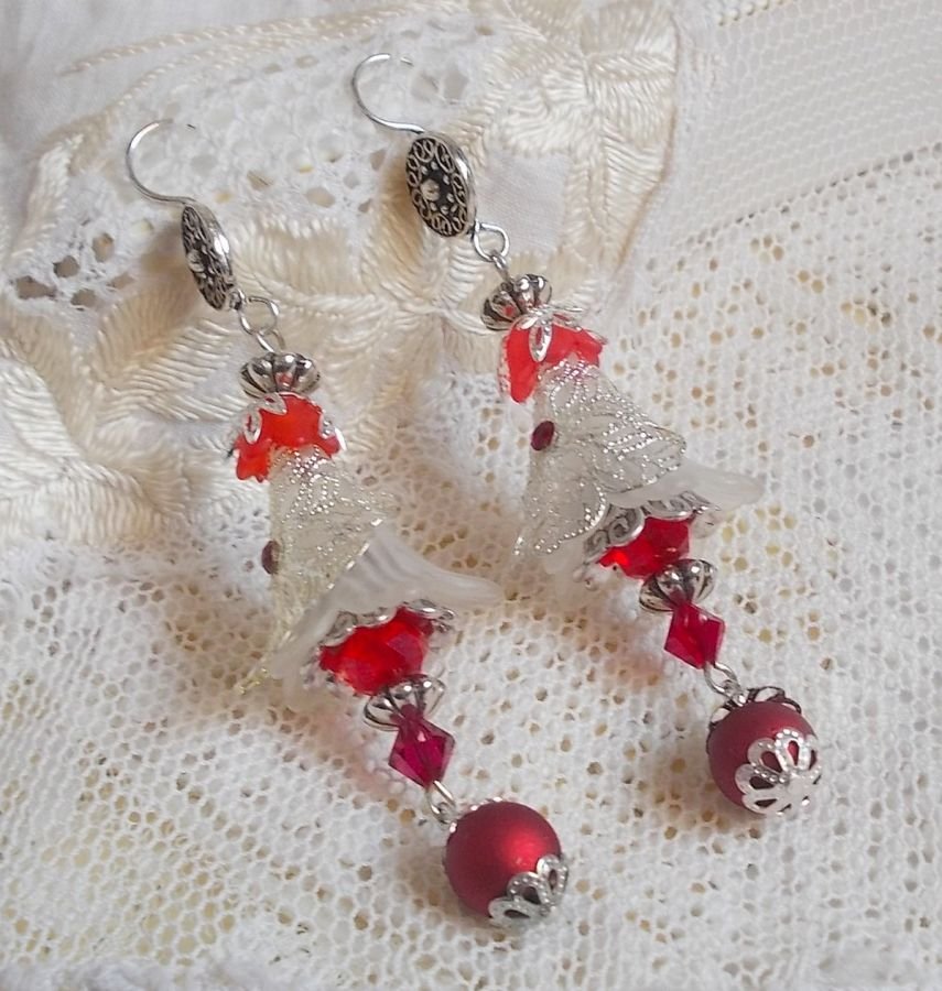 BO Tendre Rouge met Swarovski kristallen, ronde facetkralen en 925/1000 zilveren oorhaken