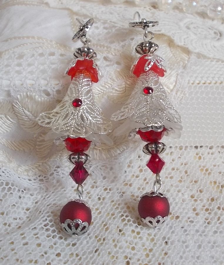 BO Tendre Rouge met Swarovski kristallen, ronde facetkralen en 925/1000 zilveren oorhaken
