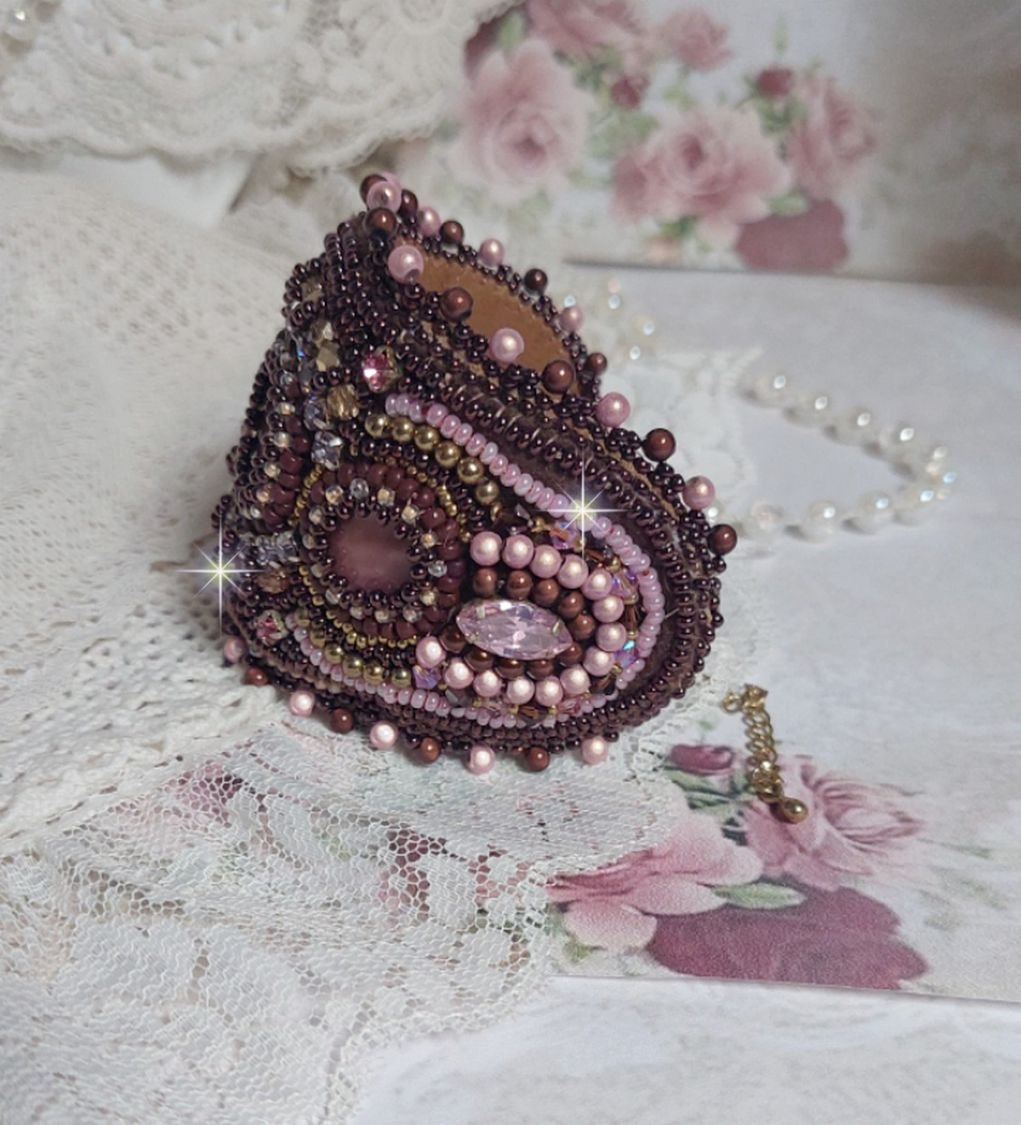 Romance manchet armband geborduurd met vintage stijl mahonie parels en rocailles