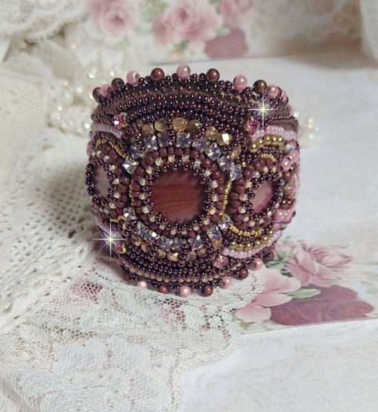 Romance manchet armband geborduurd met vintage stijl mahonie parels en rocailles