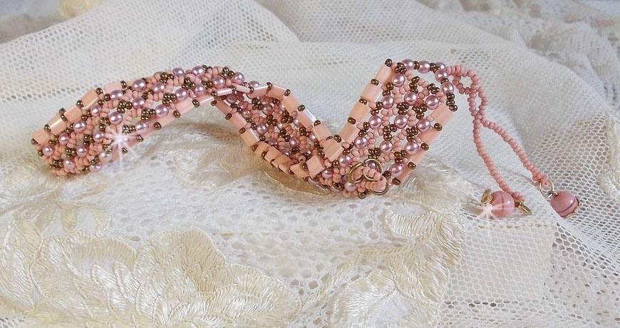 Rose Royale armband met roze Tila kralen, facetkralen en Swarovski kristalparels