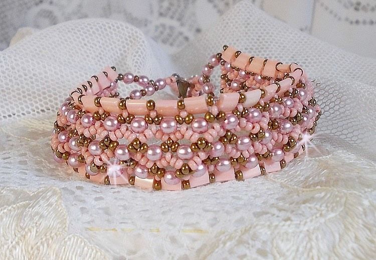 Rose Royale armband met roze Tila kralen, facetkralen en Swarovski kristalparels
