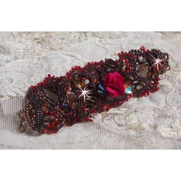 Belle Hélène manchet armband geheel in rocailles, stoffen bloem, edelsteen kralen (geel/witte calciet) en rocailles