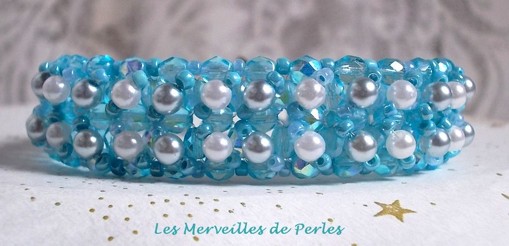 Hemelse kralen armband met facetten en parelmoer glazen kralen
