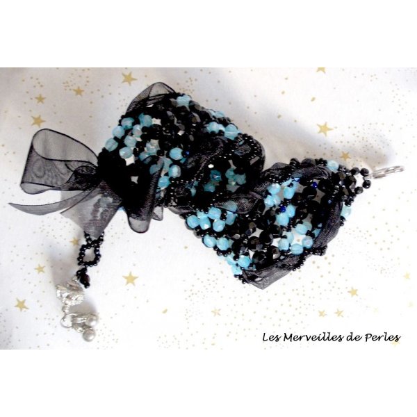 Prestige armband met zwarte en blauwe facetten en organza lint
