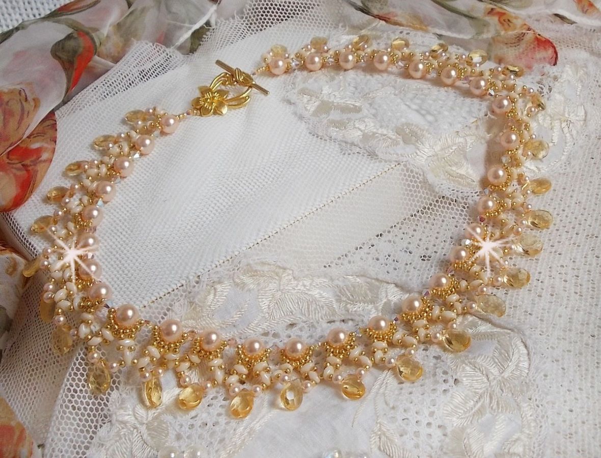 Charmeuse Champagne ketting met Swarovski kristallen en facetgeslepen glazen druppels