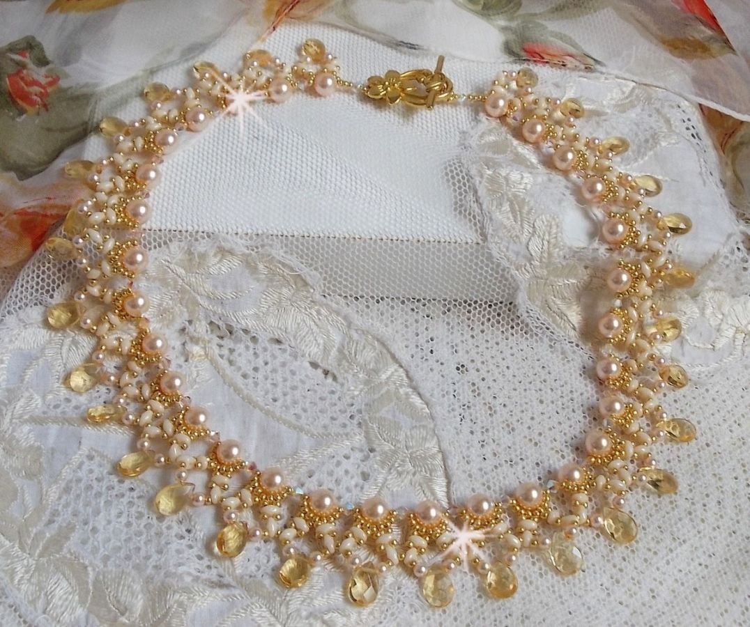 Charmeuse Champagne ketting met Swarovski kristallen en facetgeslepen glazen druppels