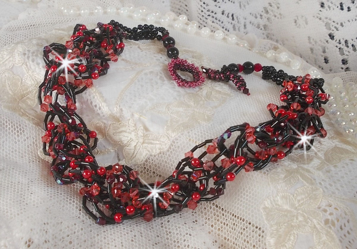 Voel ketting met buiskralen, Swarovski kristallen en facetten