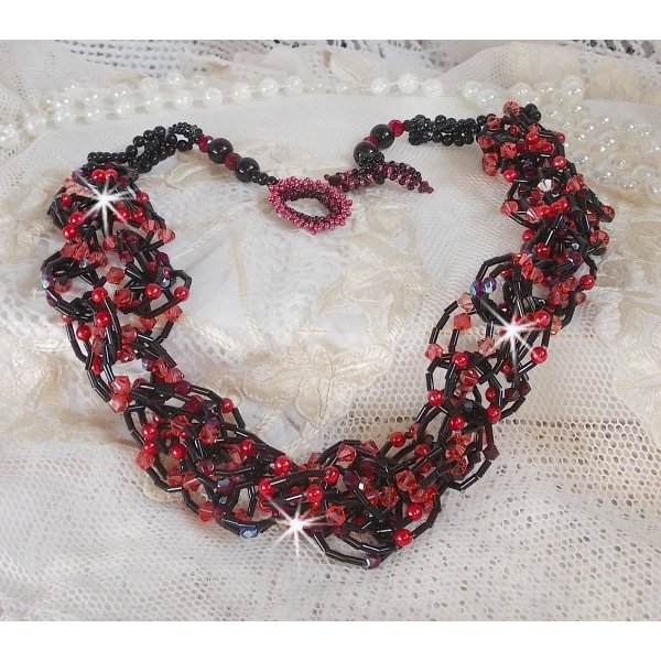 Voel ketting met buiskralen, Swarovski kristallen en facetten