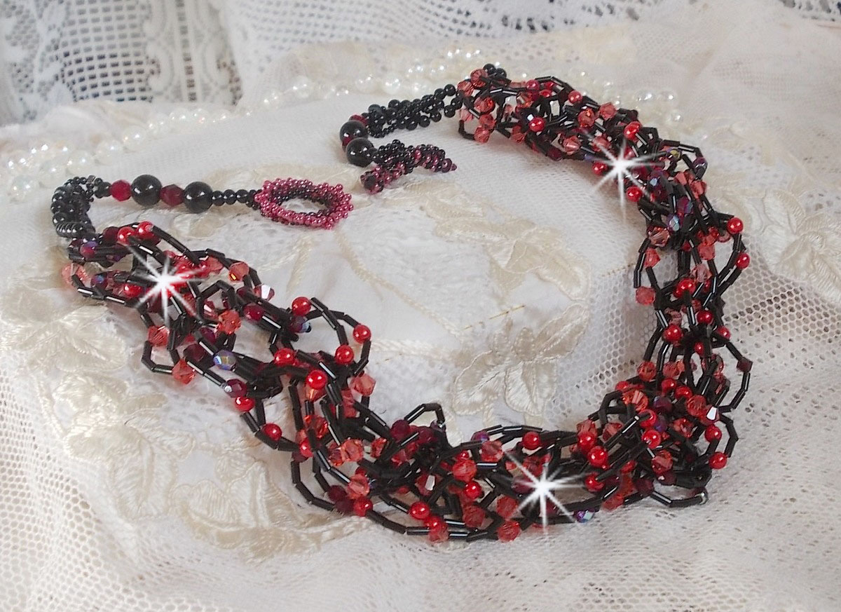 Voel ketting met buiskralen, Swarovski kristallen en facetten