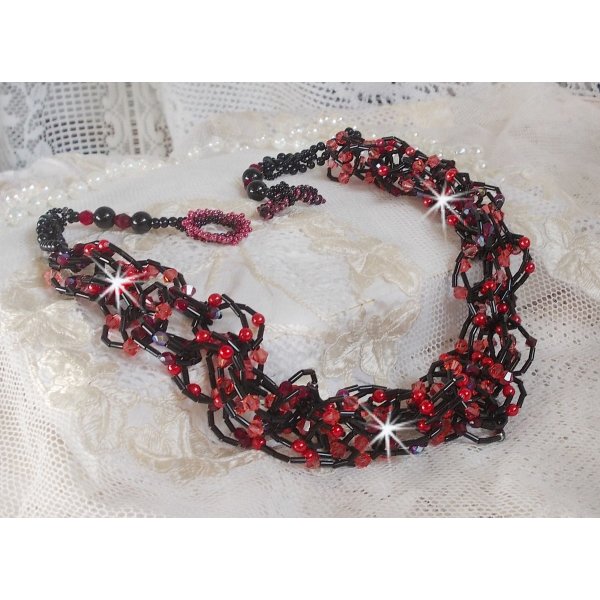 Voel ketting met buiskralen, Swarovski kristallen en facetten