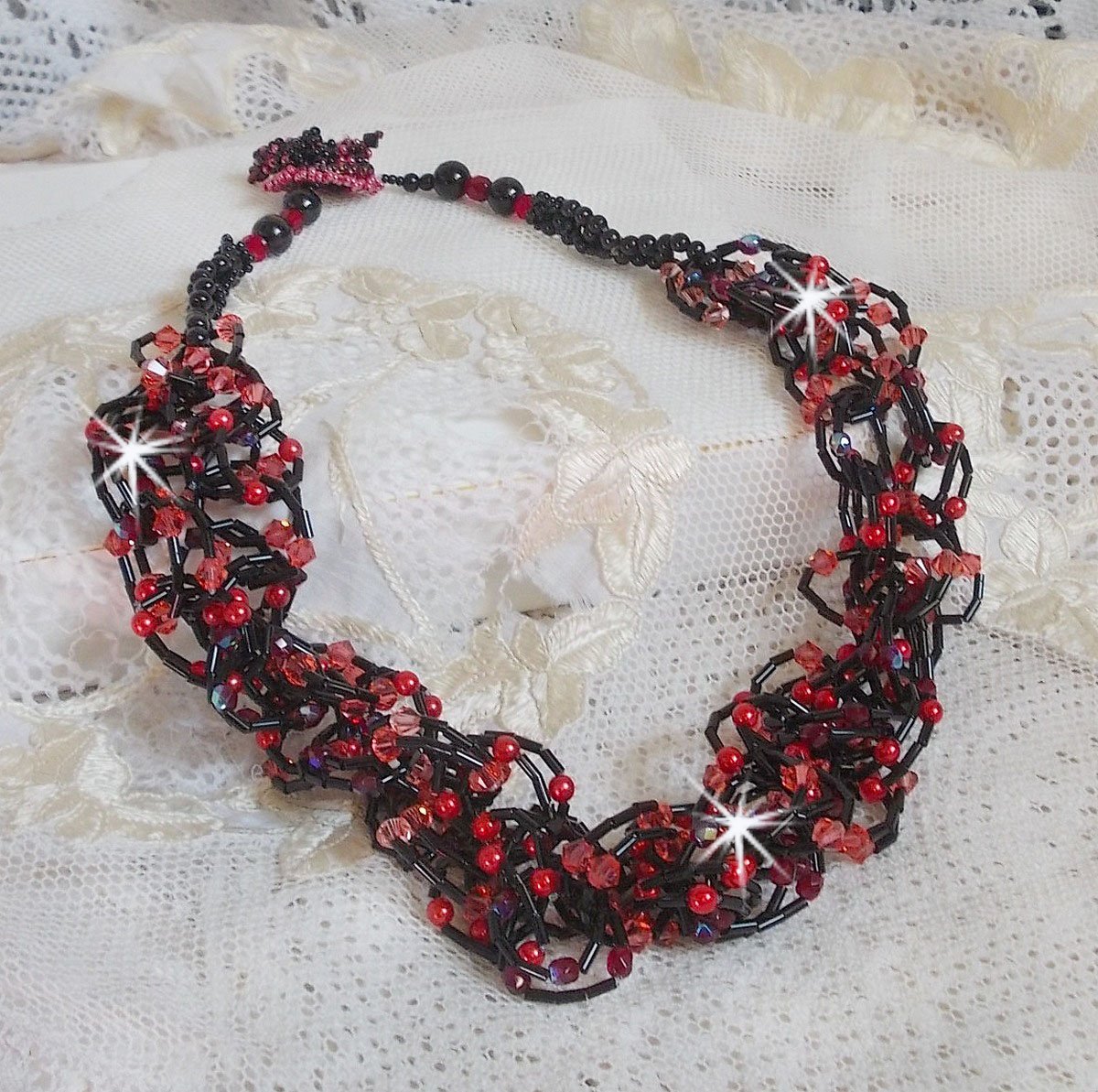 Voel ketting met buiskralen, Swarovski kristallen en facetten